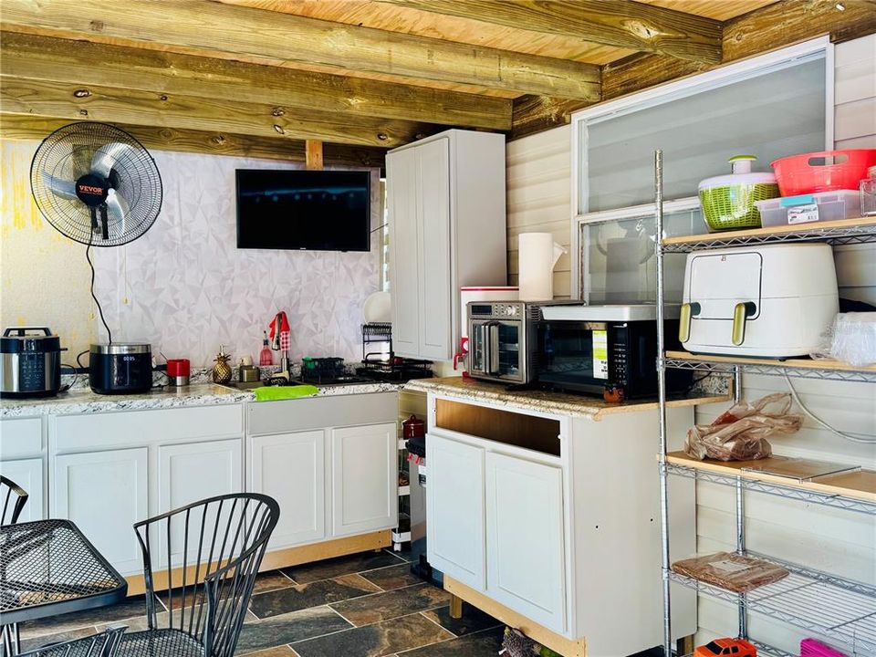 На продажу: $310,000 (3 спален, 2 ванн, 1188 Квадратных фут)