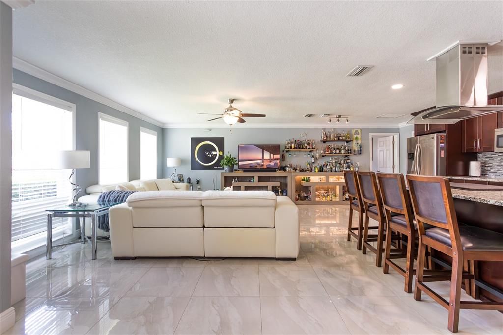 最近租的: $4,600 (4 贝兹, 2 浴室, 2028 平方英尺)