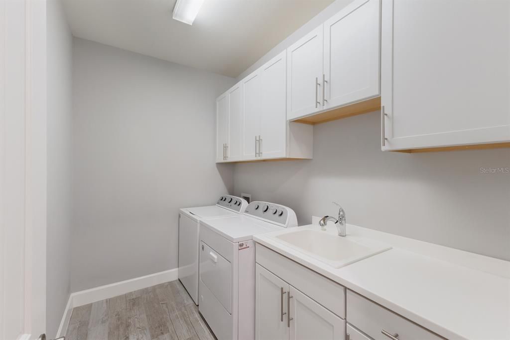 Active With Contract: $835,000 (4 beds, 3 baths, 2798 Square Feet)