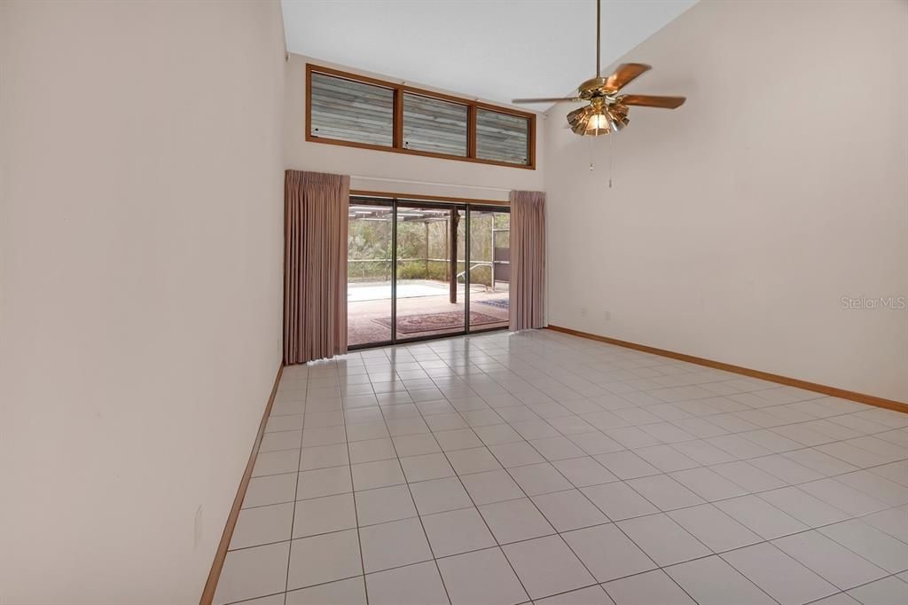 For Sale: $520,000 (4 beds, 2 baths, 2800 Square Feet)