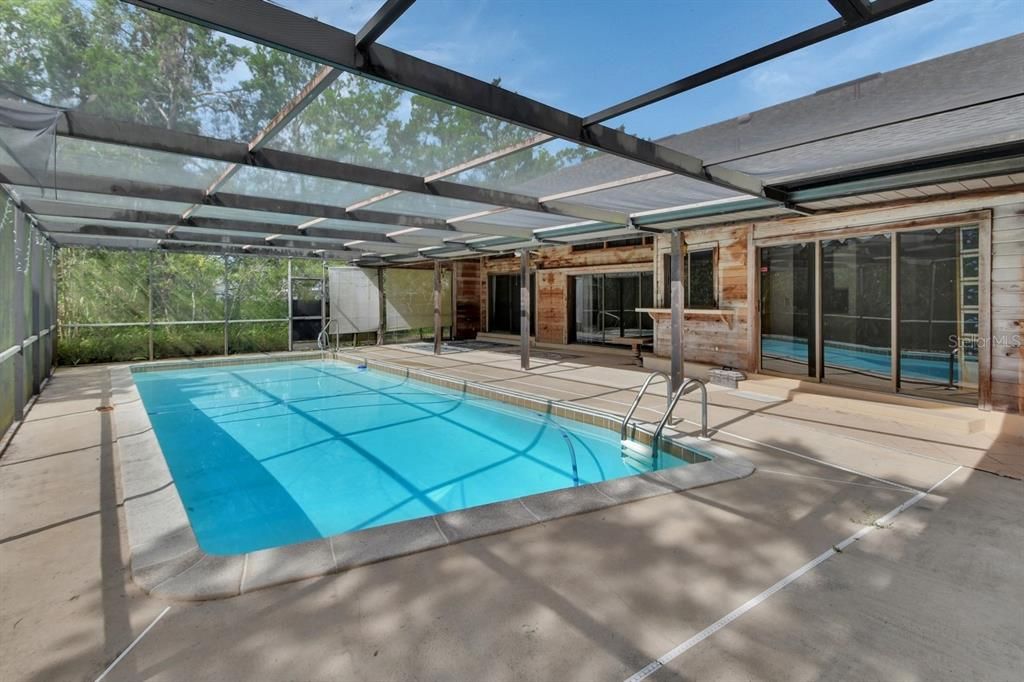 For Sale: $520,000 (4 beds, 2 baths, 2800 Square Feet)