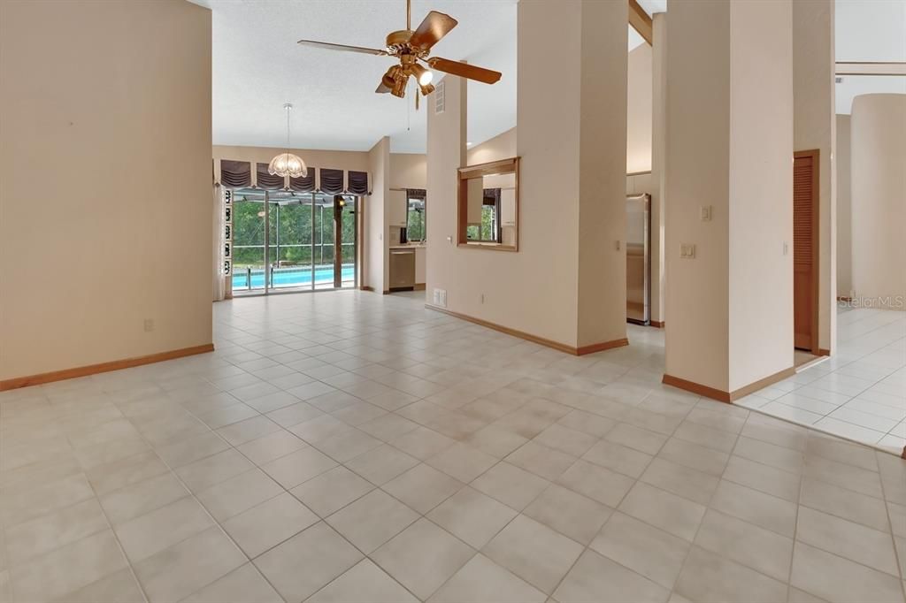 For Sale: $520,000 (4 beds, 2 baths, 2800 Square Feet)