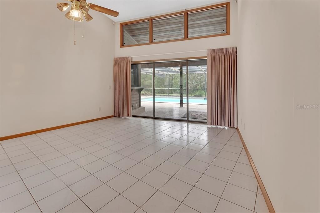 For Sale: $520,000 (4 beds, 2 baths, 2800 Square Feet)