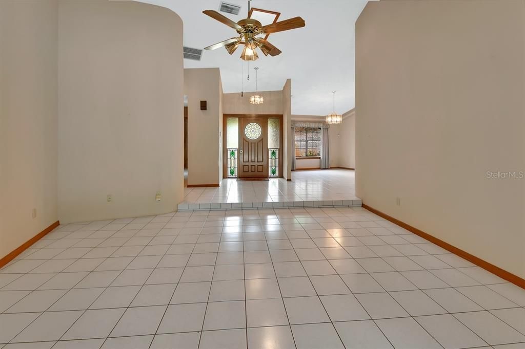 For Sale: $520,000 (4 beds, 2 baths, 2800 Square Feet)