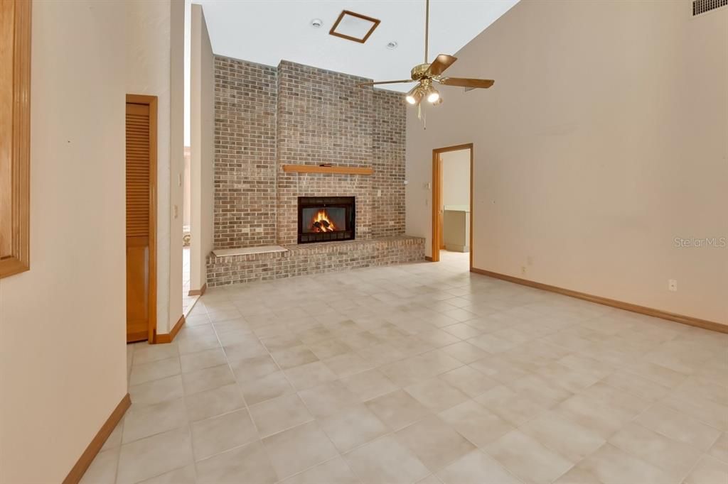 For Sale: $520,000 (4 beds, 2 baths, 2800 Square Feet)