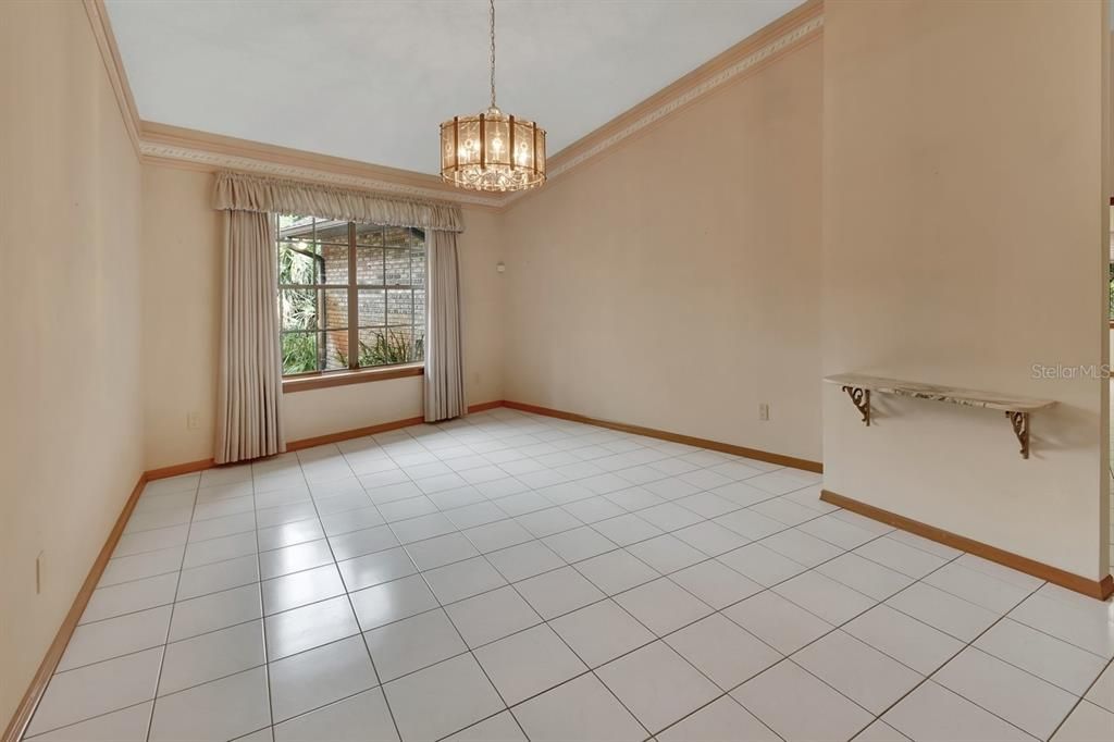 For Sale: $520,000 (4 beds, 2 baths, 2800 Square Feet)