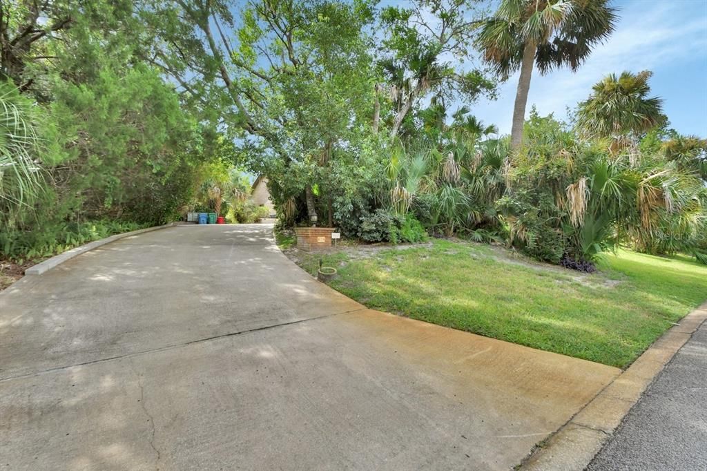 For Sale: $520,000 (4 beds, 2 baths, 2800 Square Feet)