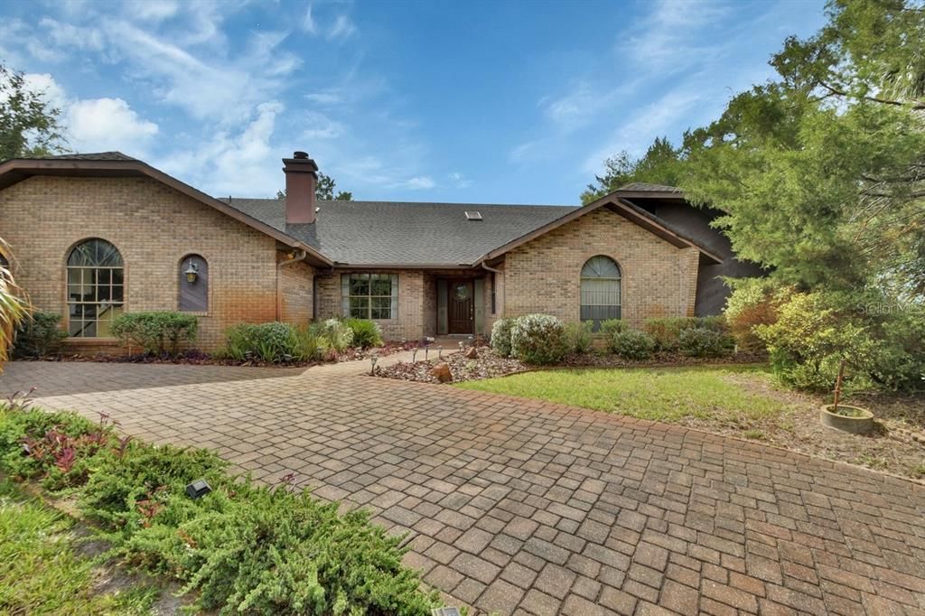 For Sale: $520,000 (4 beds, 2 baths, 2800 Square Feet)