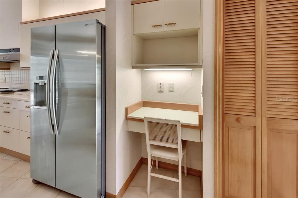 For Sale: $520,000 (4 beds, 2 baths, 2800 Square Feet)