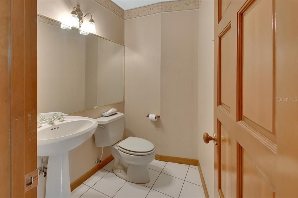 For Sale: $520,000 (4 beds, 2 baths, 2800 Square Feet)