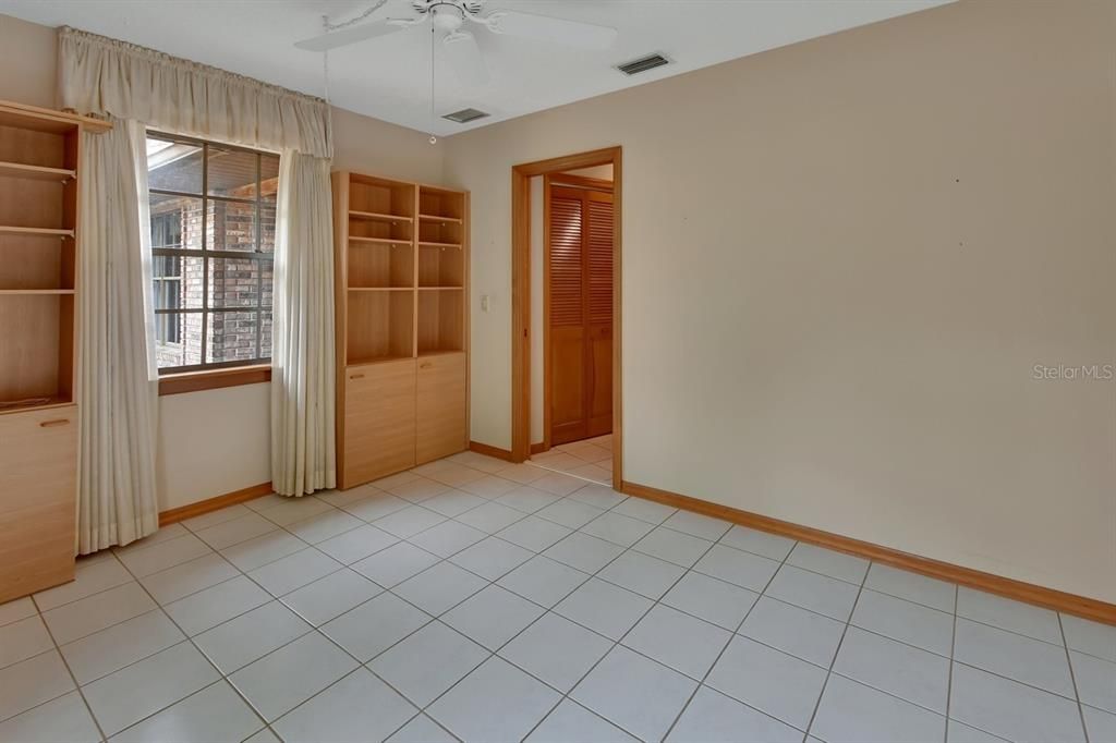 For Sale: $520,000 (4 beds, 2 baths, 2800 Square Feet)