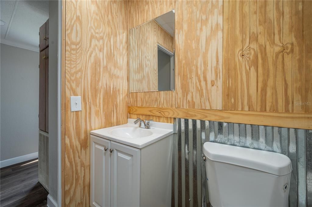 合同活跃: $245,000 (3 贝兹, 2 浴室, 1216 平方英尺)