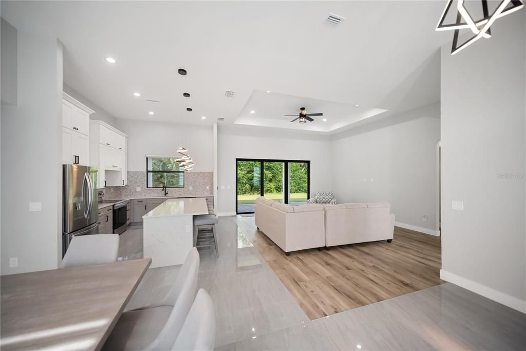 На продажу: $599,900 (4 спален, 3 ванн, 2327 Квадратных фут)