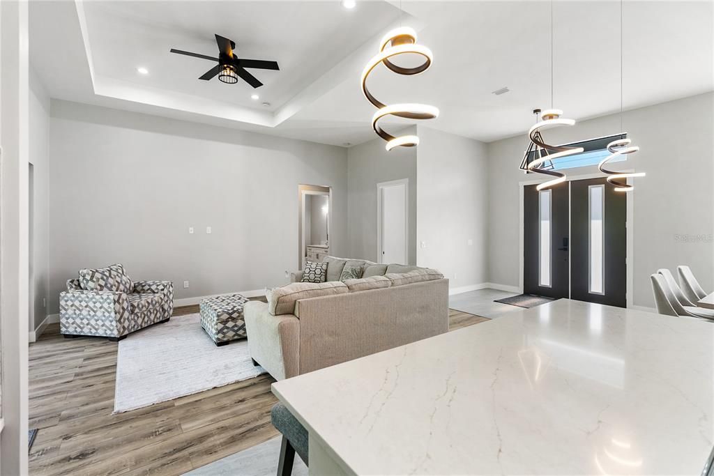 На продажу: $599,900 (4 спален, 3 ванн, 2327 Квадратных фут)