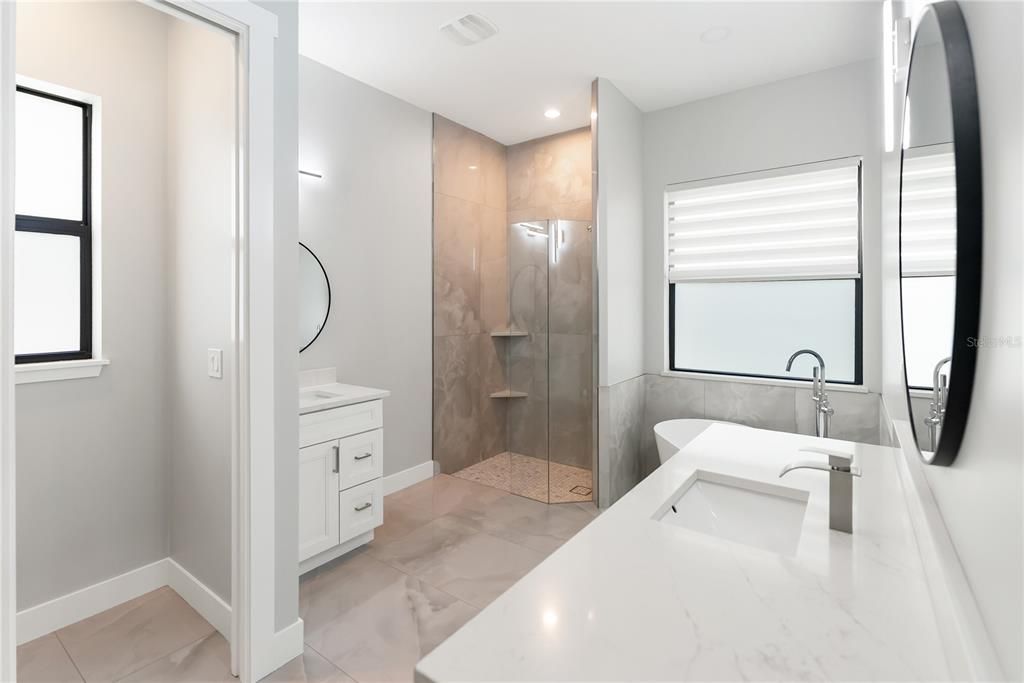 На продажу: $599,900 (4 спален, 3 ванн, 2327 Квадратных фут)