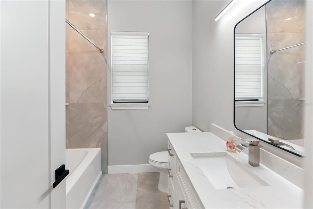 На продажу: $599,900 (4 спален, 3 ванн, 2327 Квадратных фут)