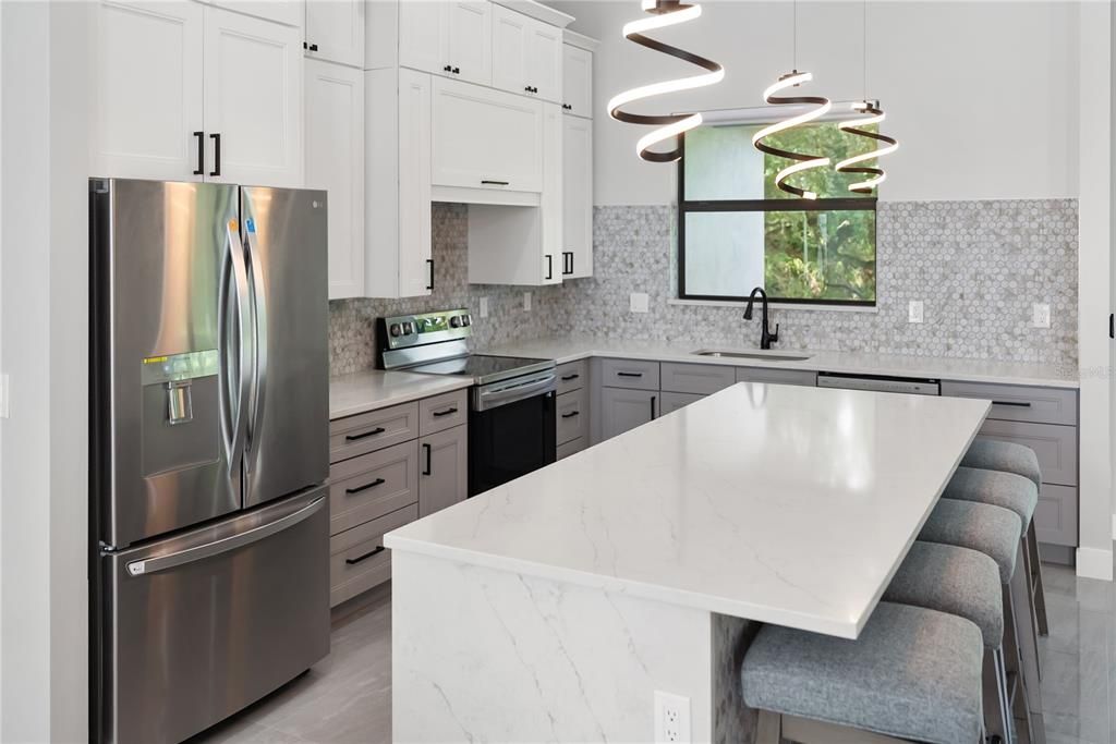 На продажу: $599,900 (4 спален, 3 ванн, 2327 Квадратных фут)