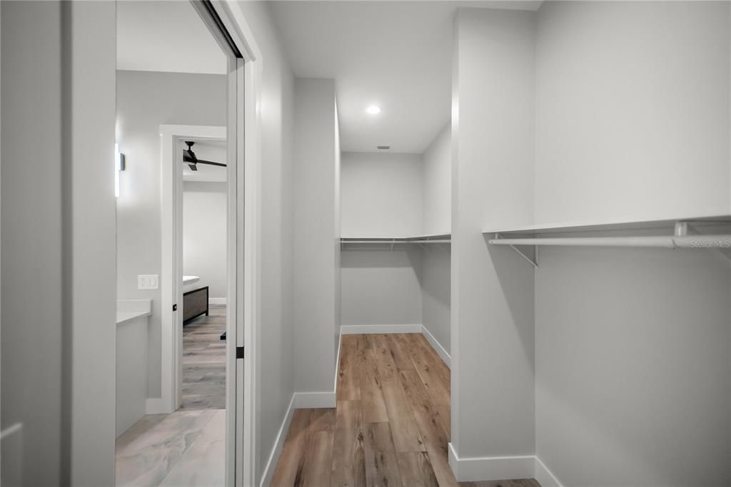 На продажу: $599,900 (4 спален, 3 ванн, 2327 Квадратных фут)