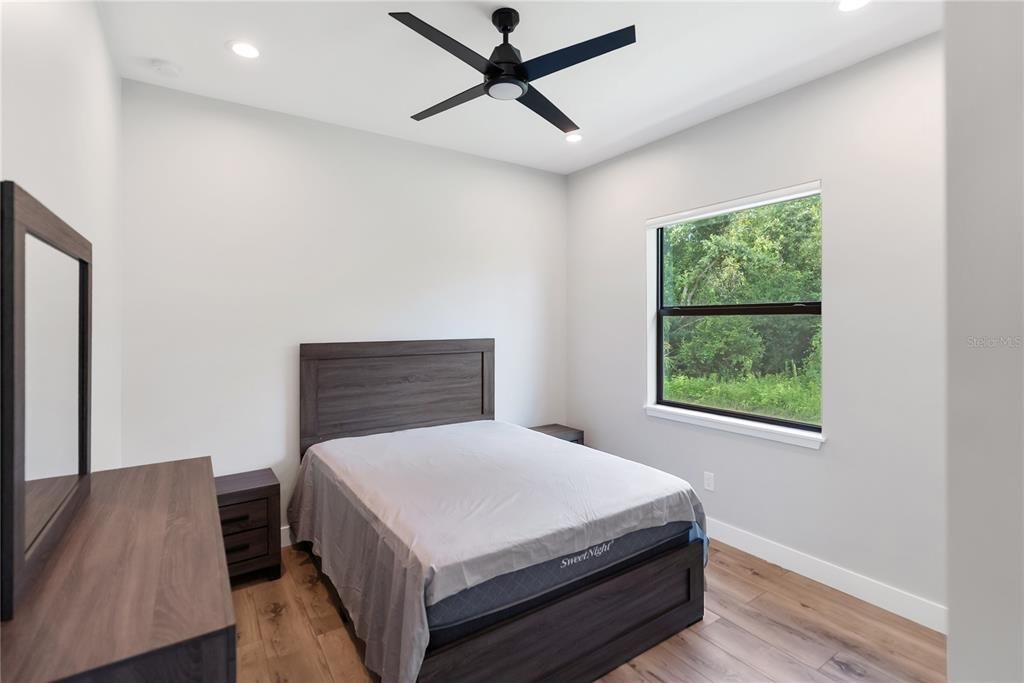 На продажу: $599,900 (4 спален, 3 ванн, 2327 Квадратных фут)