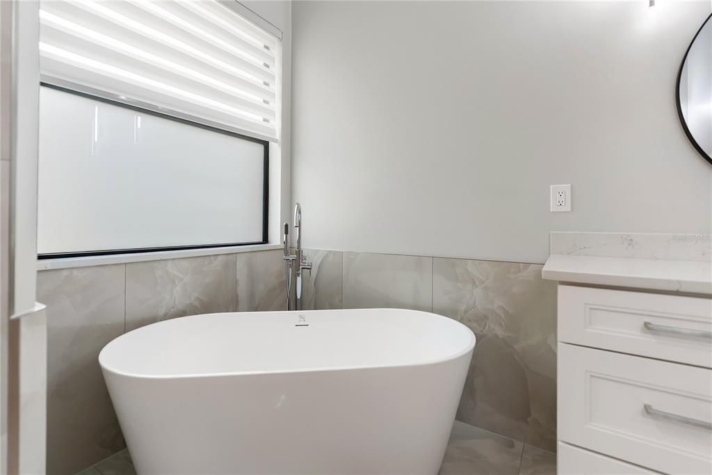 На продажу: $599,900 (4 спален, 3 ванн, 2327 Квадратных фут)