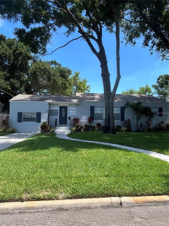 Недавно продано: $722,000 (4 спален, 3 ванн, 2146 Квадратных фут)