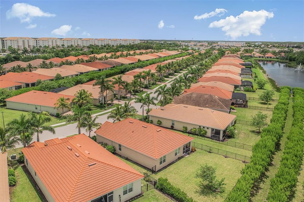 合同活跃: $389,900 (4 贝兹, 2 浴室, 1828 平方英尺)