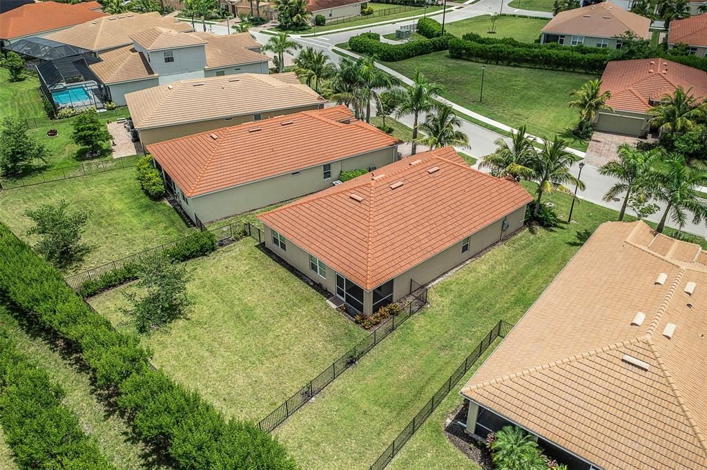 合同活跃: $389,900 (4 贝兹, 2 浴室, 1828 平方英尺)