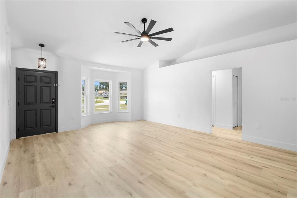 На продажу: $314,500 (3 спален, 2 ванн, 1332 Квадратных фут)