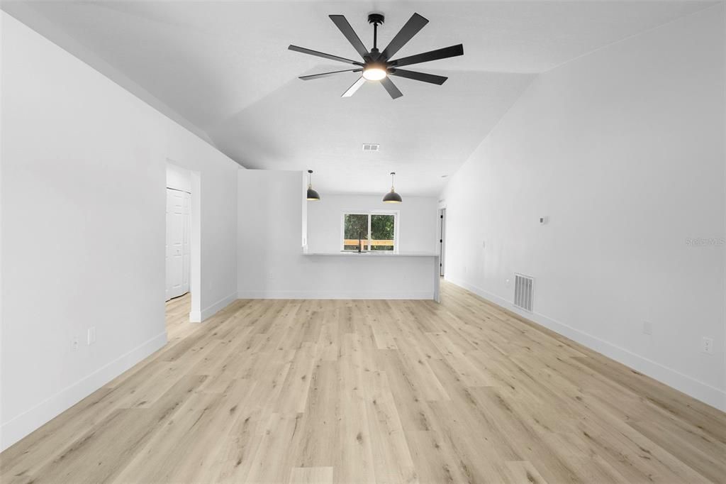 На продажу: $314,500 (3 спален, 2 ванн, 1332 Квадратных фут)