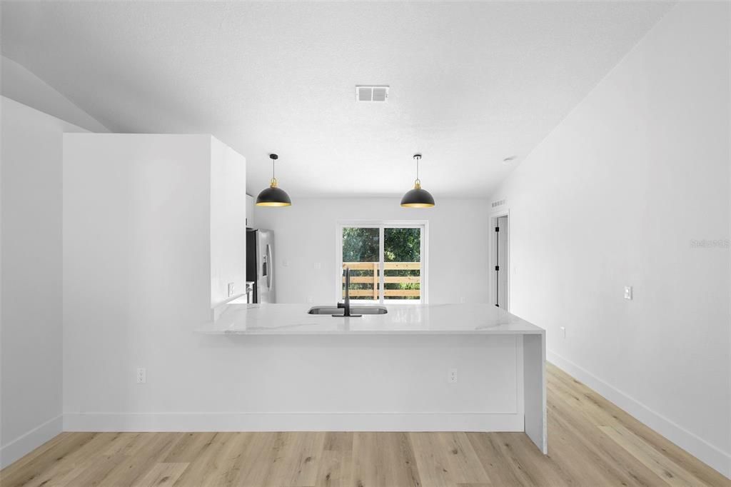 На продажу: $314,500 (3 спален, 2 ванн, 1332 Квадратных фут)