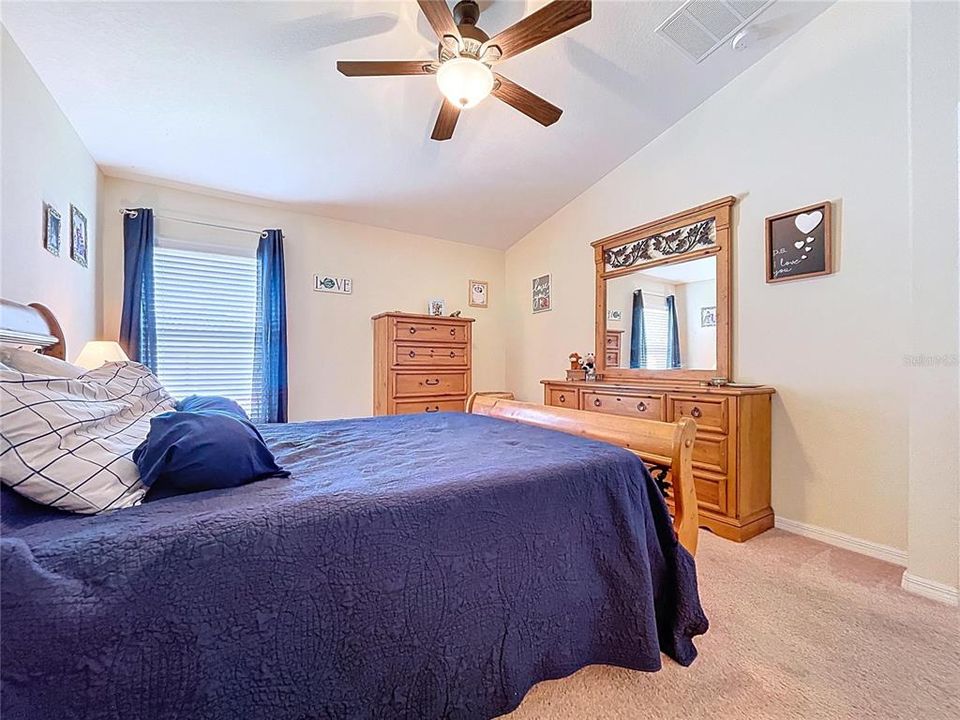 For Sale: $345,000 (4 beds, 3 baths, 1908 Square Feet)