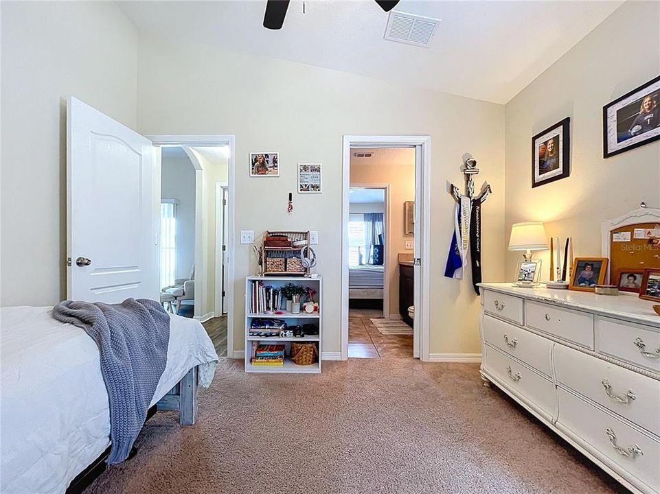 For Sale: $345,000 (4 beds, 3 baths, 1908 Square Feet)