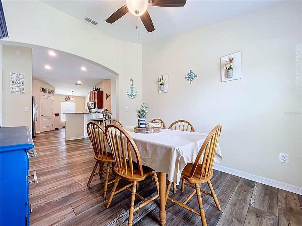 For Sale: $345,000 (4 beds, 3 baths, 1908 Square Feet)