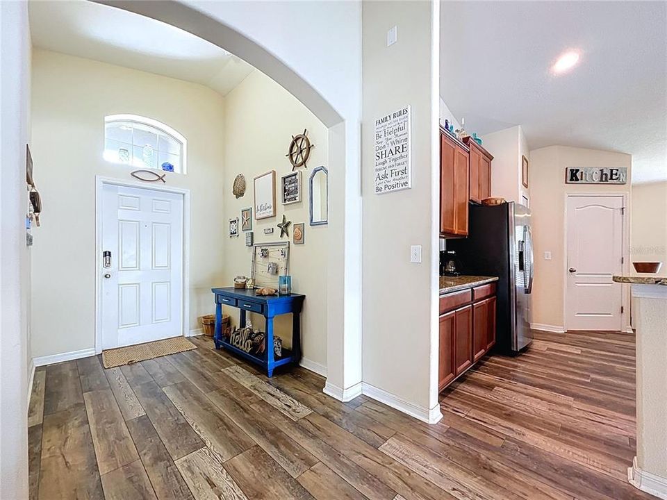 For Sale: $345,000 (4 beds, 3 baths, 1908 Square Feet)