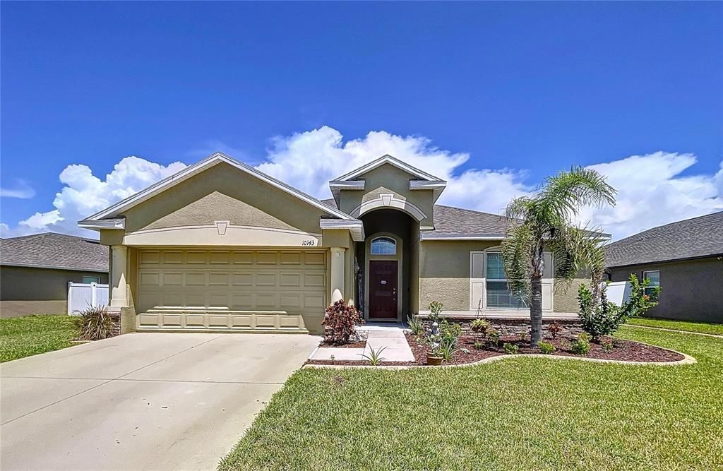 For Sale: $345,000 (4 beds, 3 baths, 1908 Square Feet)