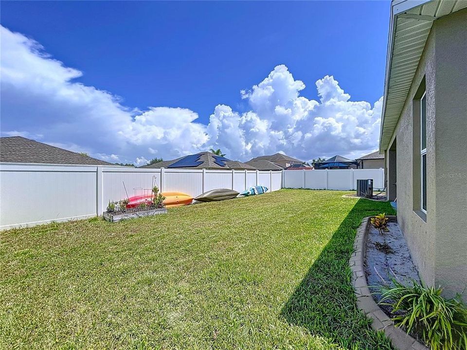 For Sale: $345,000 (4 beds, 3 baths, 1908 Square Feet)