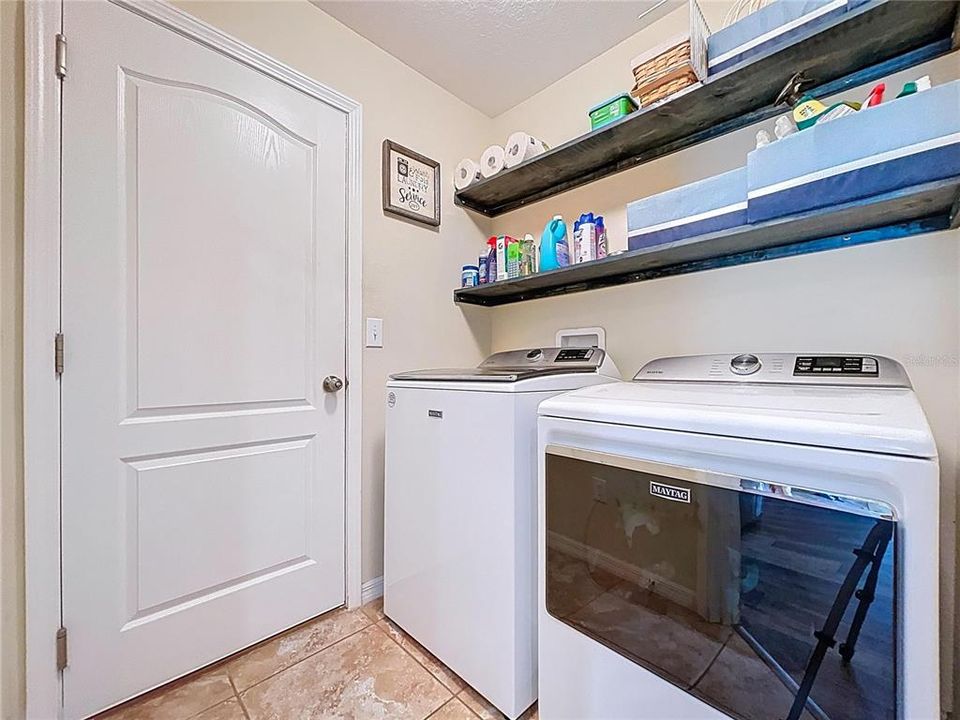 For Sale: $345,000 (4 beds, 3 baths, 1908 Square Feet)