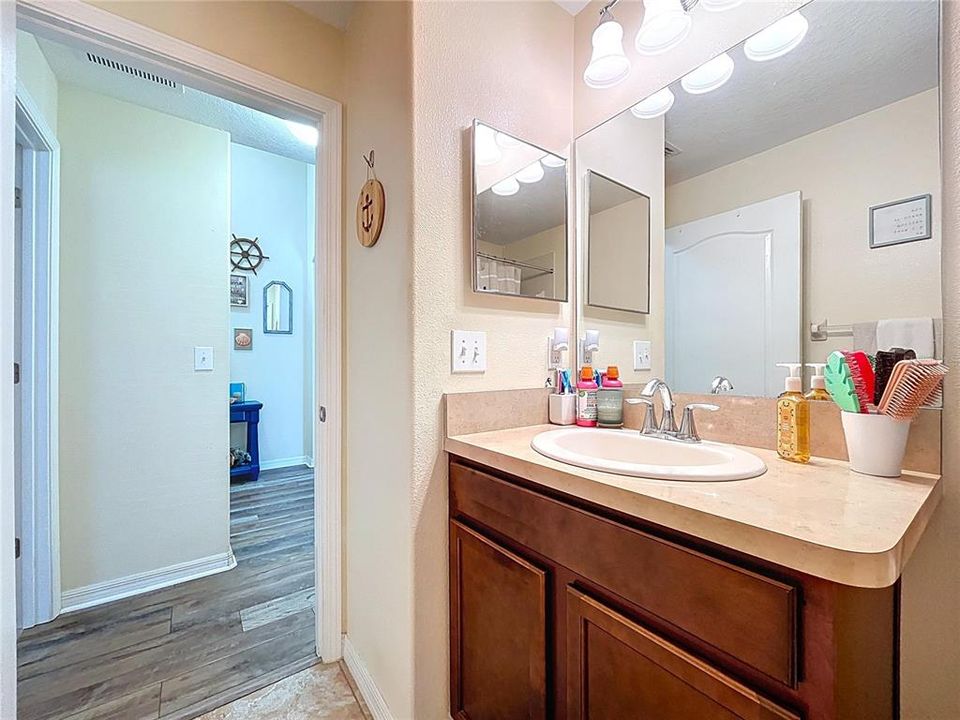 For Sale: $345,000 (4 beds, 3 baths, 1908 Square Feet)