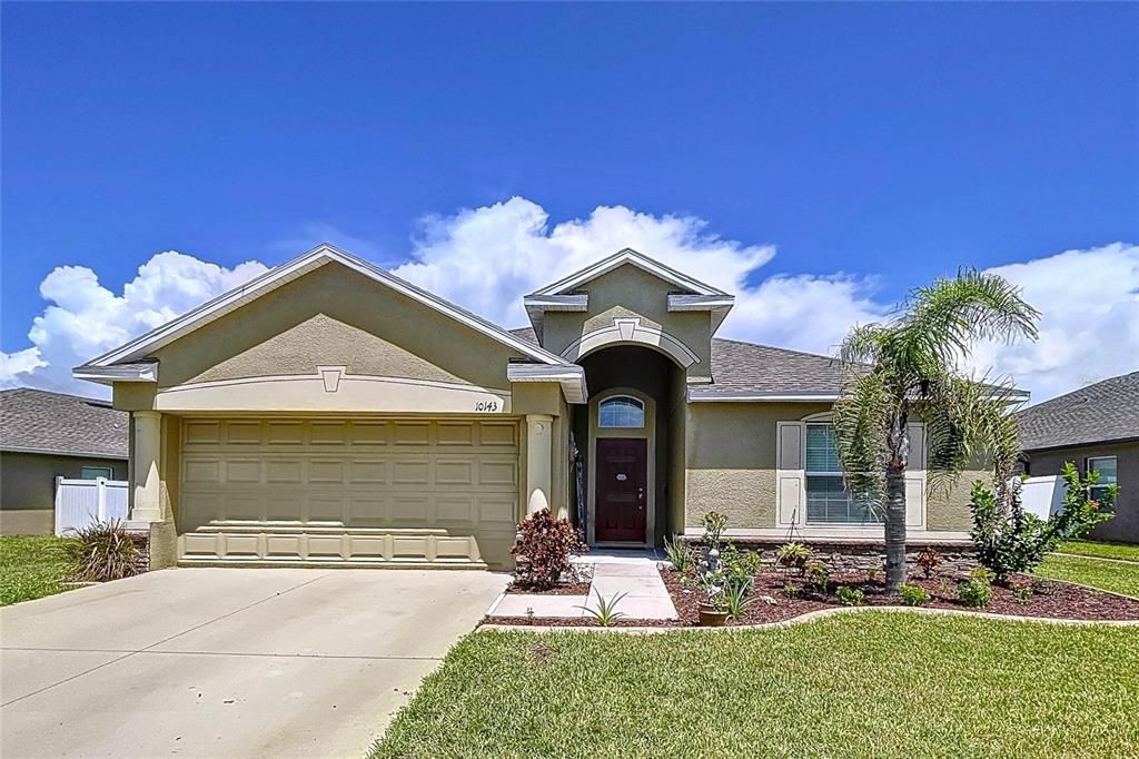 For Sale: $345,000 (4 beds, 3 baths, 1908 Square Feet)