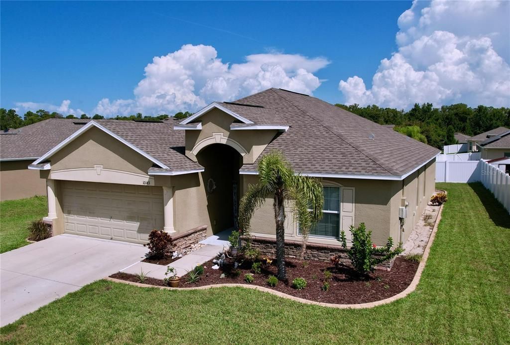 For Sale: $345,000 (4 beds, 3 baths, 1908 Square Feet)