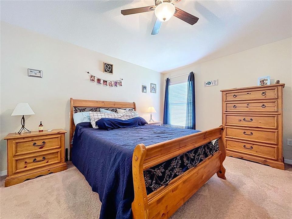 For Sale: $345,000 (4 beds, 3 baths, 1908 Square Feet)