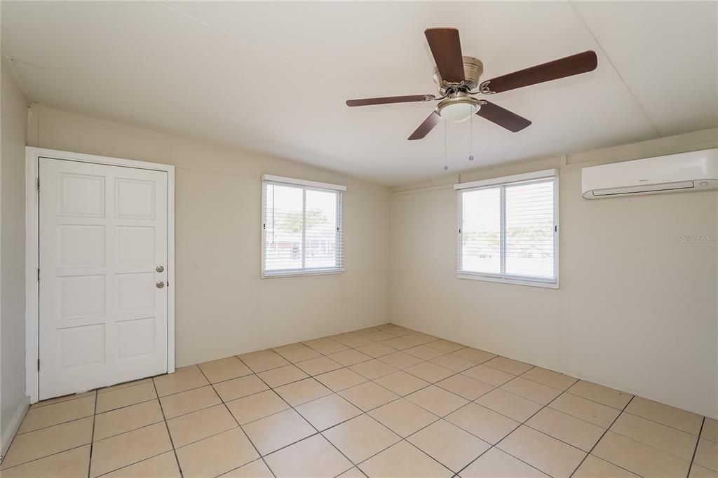 For Rent: $1,870 (3 beds, 2 baths, 1120 Square Feet)