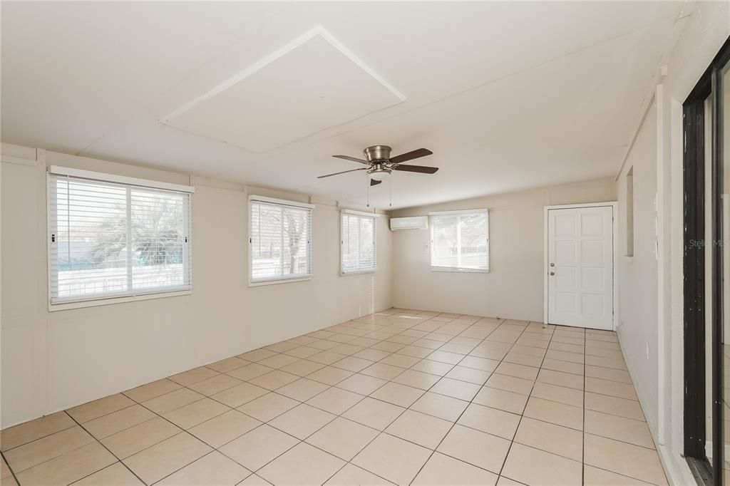 For Rent: $1,870 (3 beds, 2 baths, 1120 Square Feet)