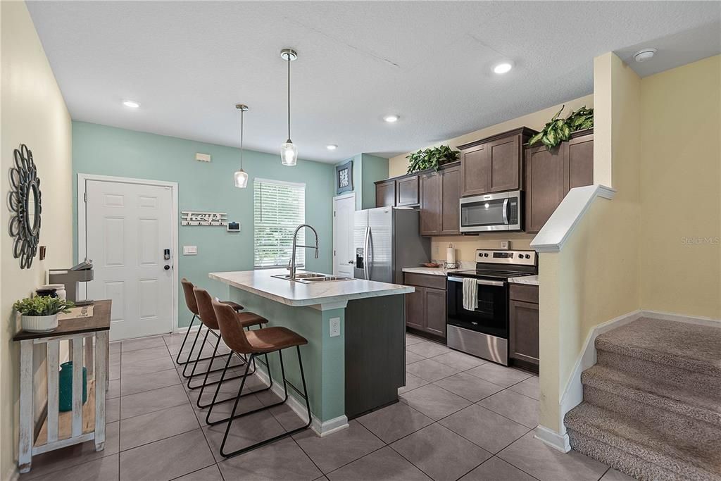 For Sale: $238,000 (2 beds, 2 baths, 1110 Square Feet)