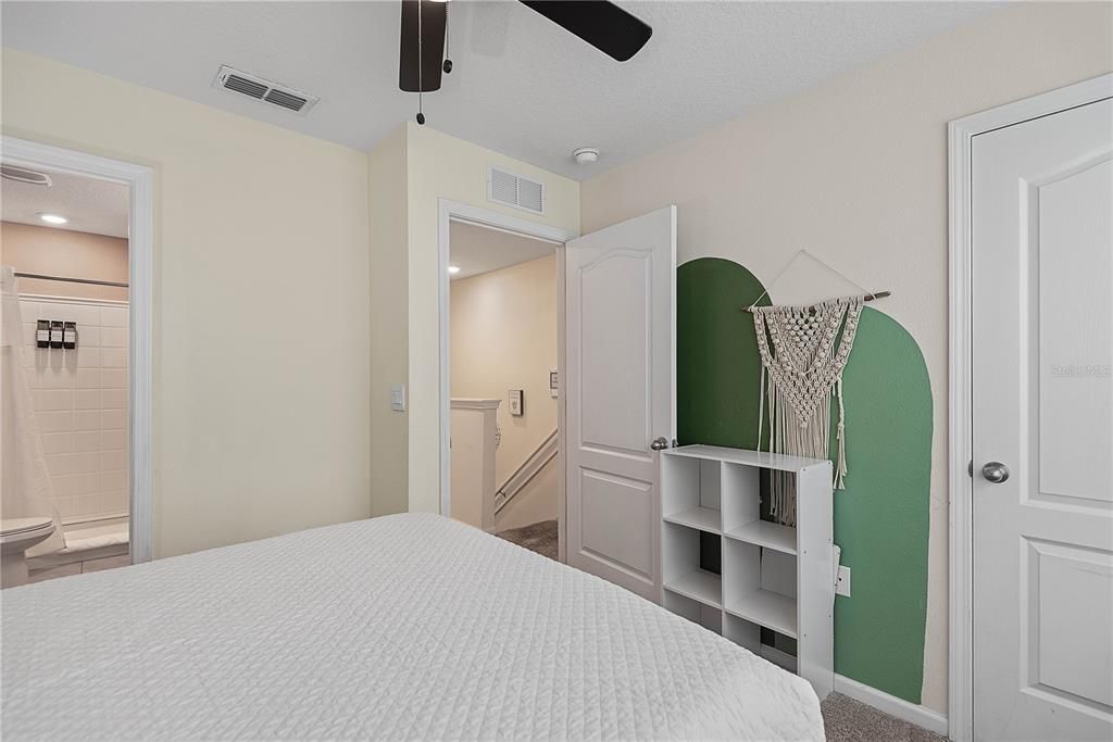 For Sale: $238,000 (2 beds, 2 baths, 1110 Square Feet)