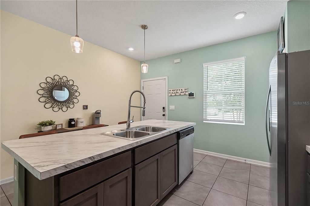 For Sale: $238,000 (2 beds, 2 baths, 1110 Square Feet)