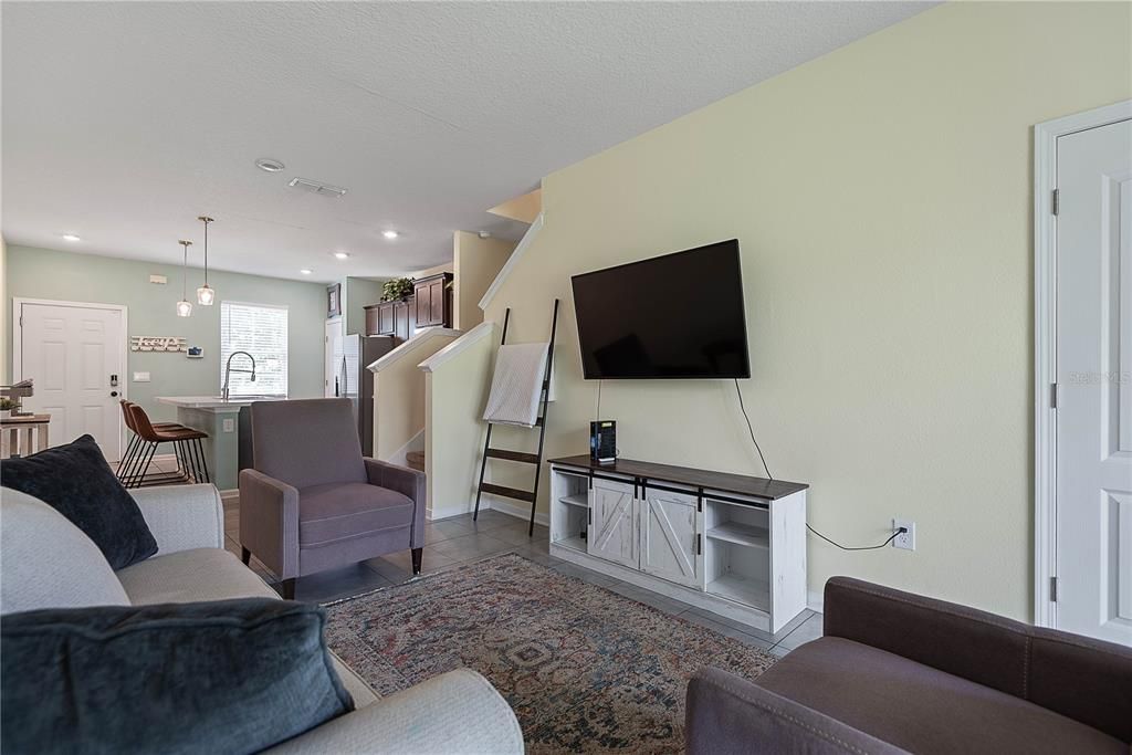 For Sale: $238,000 (2 beds, 2 baths, 1110 Square Feet)