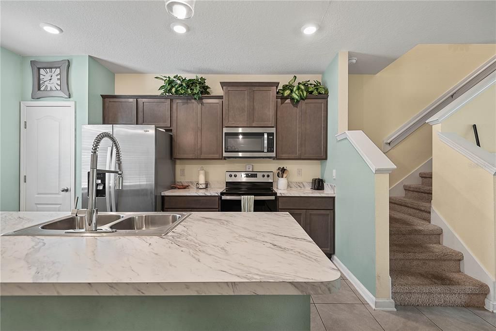 For Sale: $238,000 (2 beds, 2 baths, 1110 Square Feet)