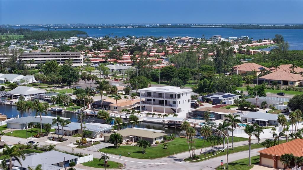 待售: $795,000 (2 贝兹, 2 浴室, 1554 平方英尺)