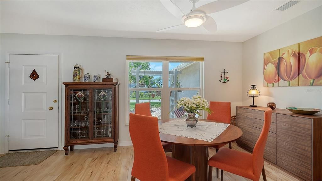 待售: $795,000 (2 贝兹, 2 浴室, 1554 平方英尺)